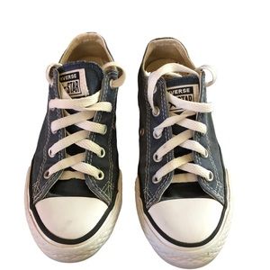 Converse Chuck Taylor Low Top All Star. Medium Blue. Boys Size 1